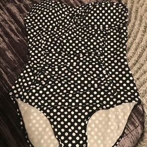 Spanx - Love your Assets polka dot one piece L
